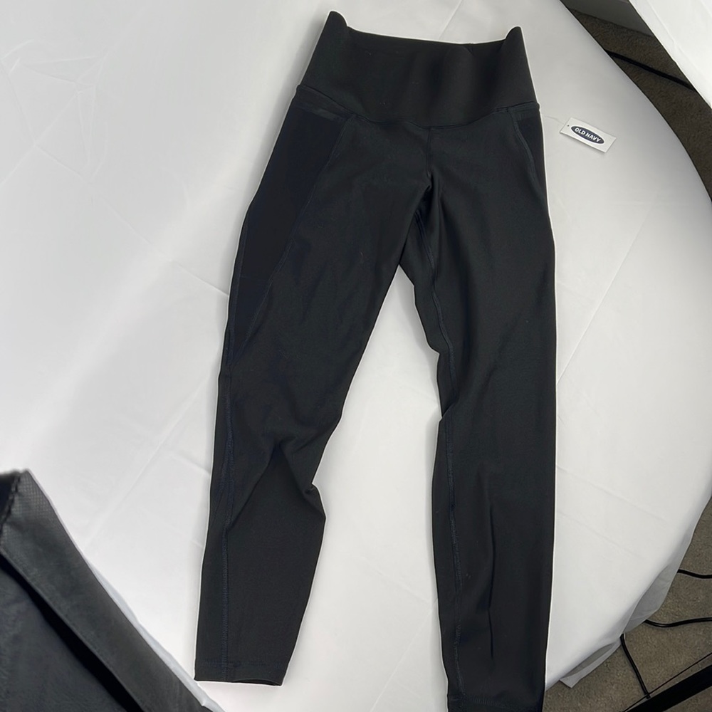 Old navy- active elevate legging- built in sculpt: black size small